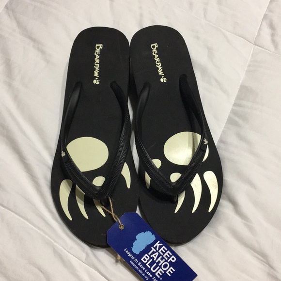 bearpaw flip flops